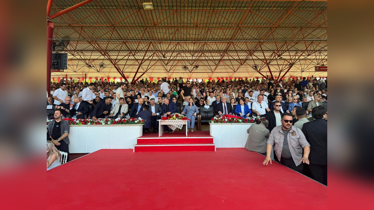 Kırkpınar'da Bakan Bak, Bilal Erdoğan ve Dervişoğlu yarı final ve final güreşlerini izledi