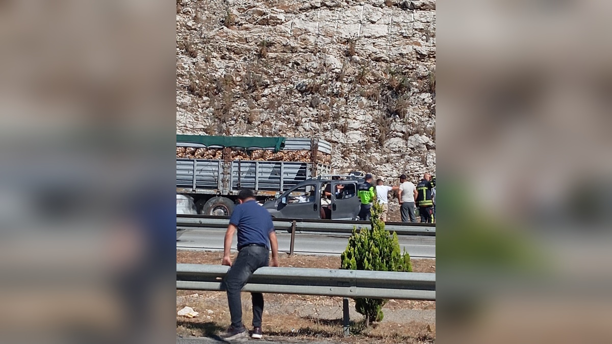 Tarsus'ta feci kaza: 5 ölü