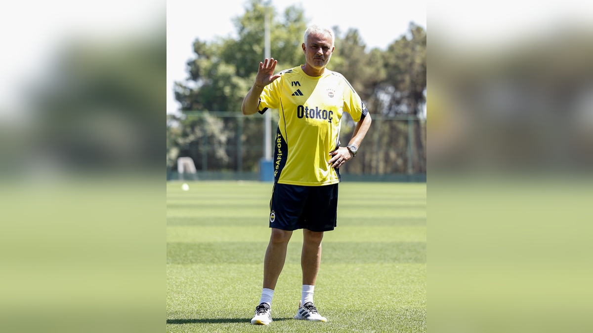 Fenerbahçe'de futbolcular yeni sezon öncesi testlerden geçti