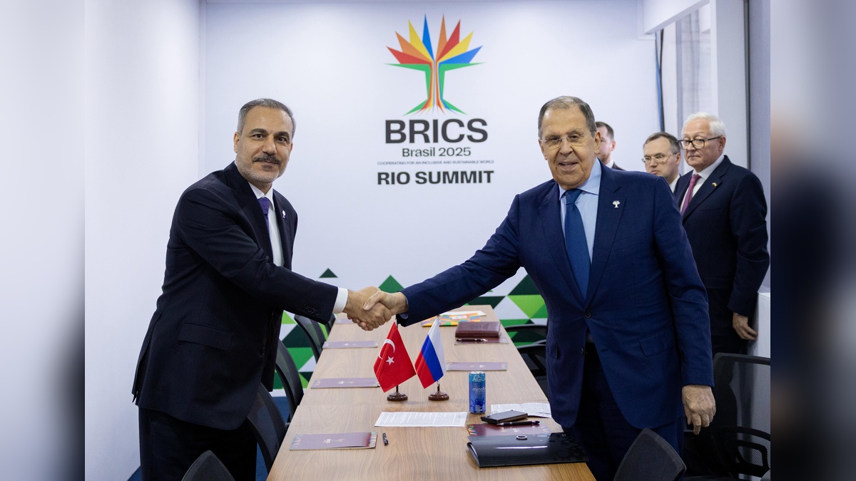 Fidan, Lavrov ile görüştü: Bölgesel riskler masadaydı