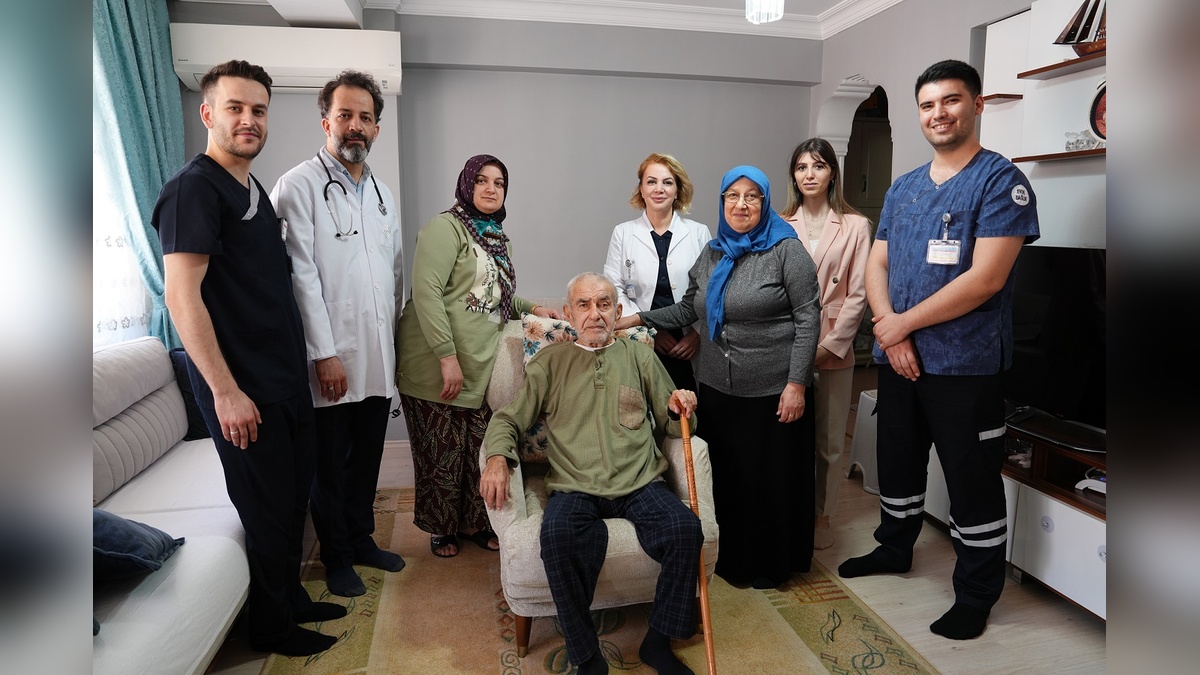 Medipol'den evde sağlık hizmeti: Akciğer filmi artık hastanede değil, evde çekilebiliyor