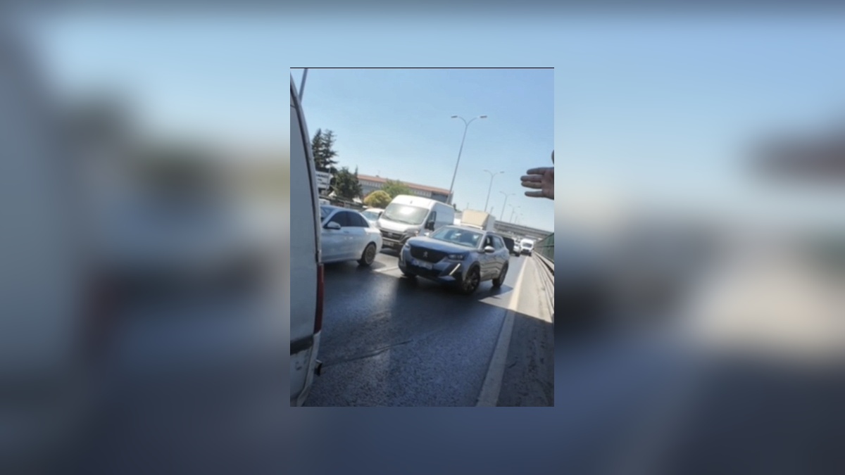 Motokurye, ambulansa yol açtı: Avcılar'dan Zeytinburnu'na kadar kornayla uyarı