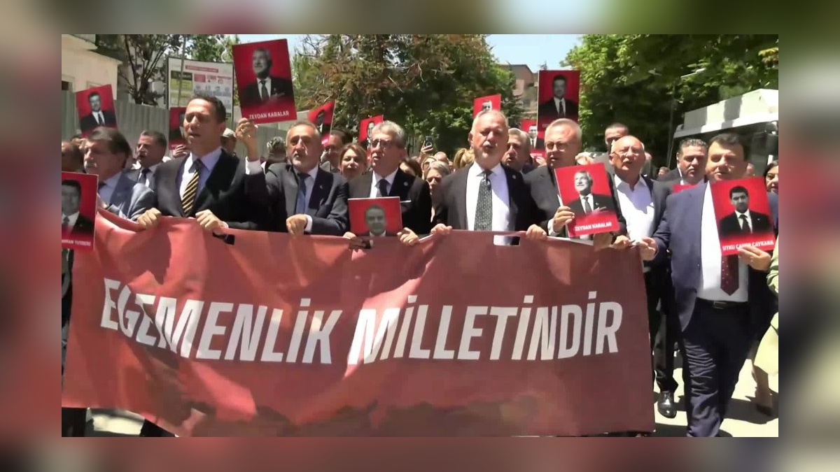 CHP'li vekiller Adalet Bakanlığı'nda: 'Memlekette yargı olsaydı, gün yüzü görmezdiniz'