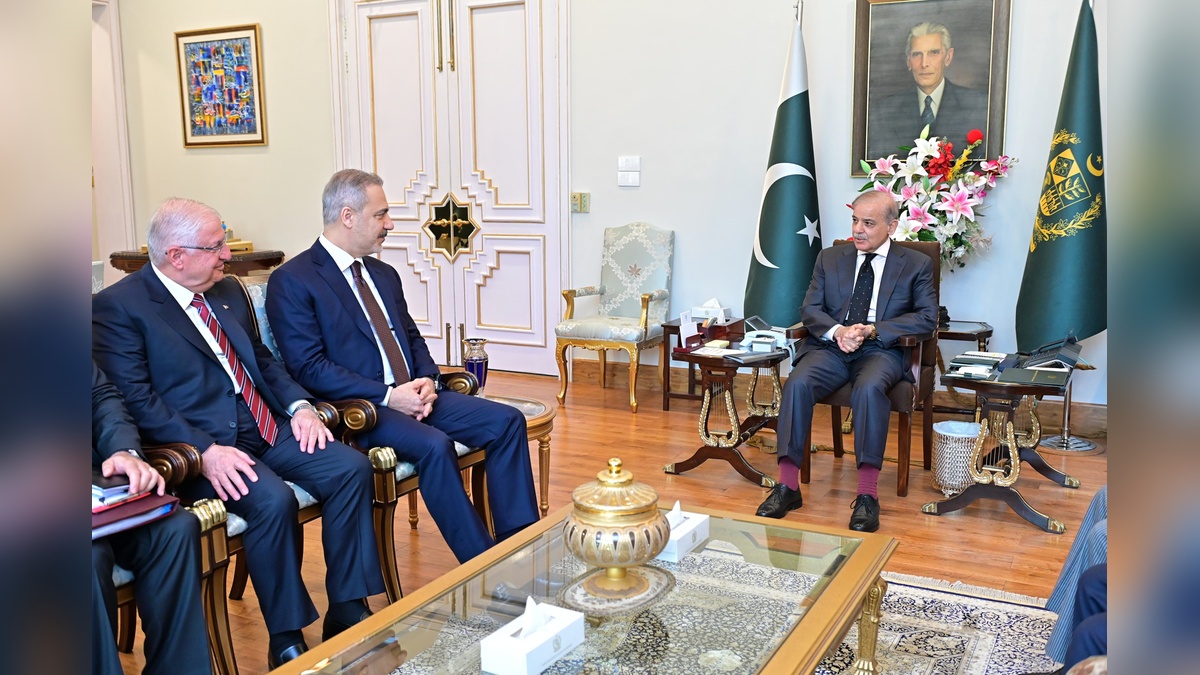 Hakan Fidan ve Yaşar Güler, Şahbaz Şerif tarafından kabul edildi
