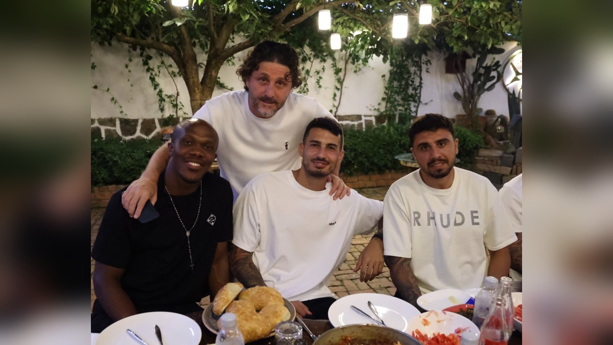 Trabzonspor'da takım yemeği: Denis Draguş'un doğum günü kutlandı