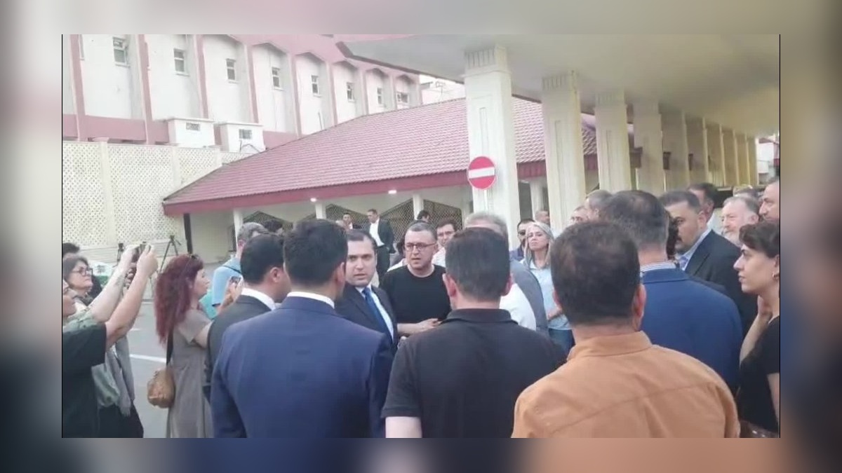 PKK silah bırakma törenine katılacak heyet Zaho'da karşılandı