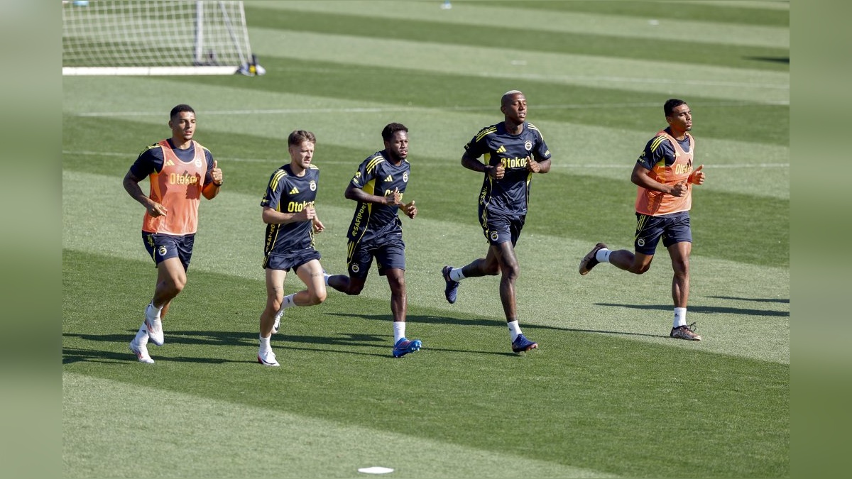 Fenerbahçe, yeni sezon hazırlıklarına devam etti