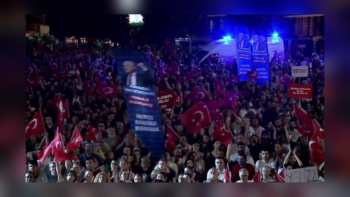Zeydan Karalar: 'Bu dava, partimize ve demokrasi mücadelesine bir darbedir'