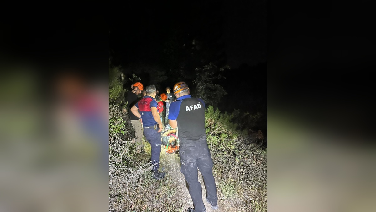 Safranbolu'da kayalıktan düşen genç yaralandı