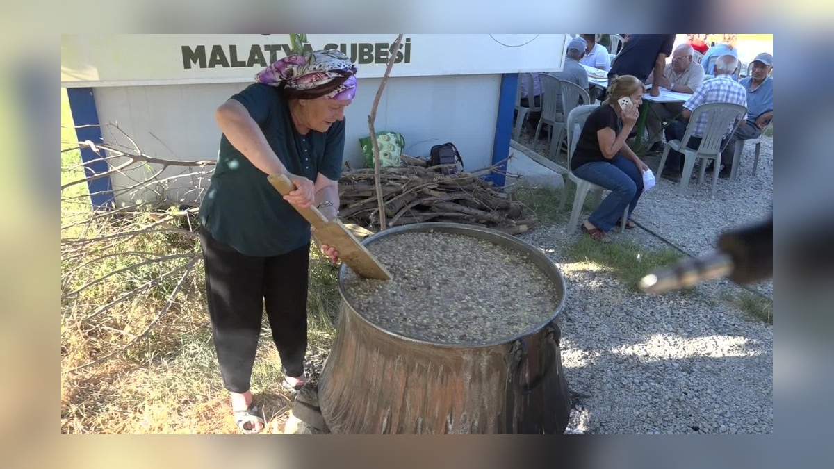 Malatya'da Aşure Lokması Etkinliği: 'Zalime boyun eğmeyeceğiz'