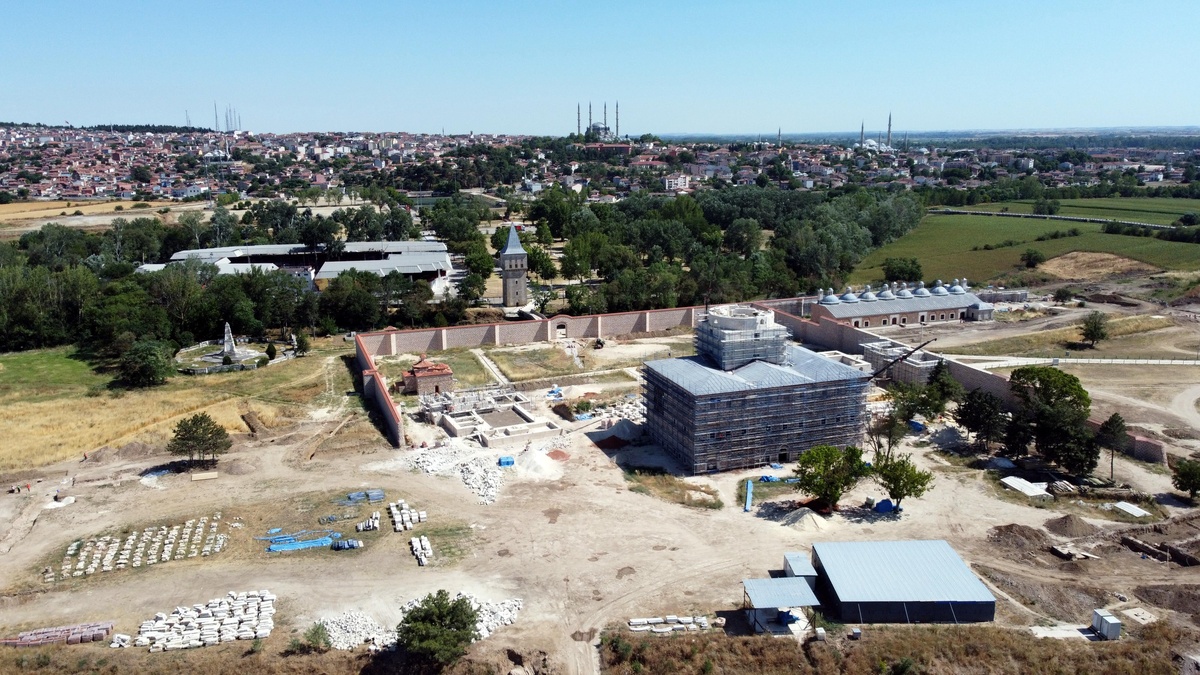 Edirne Sarayı ihya çalışmaları yüzde 50 tamamlandı