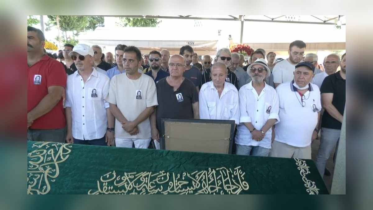 Rüçhan Çamay Zincirlikuyu Mezarlığı'nda toprağa verildi