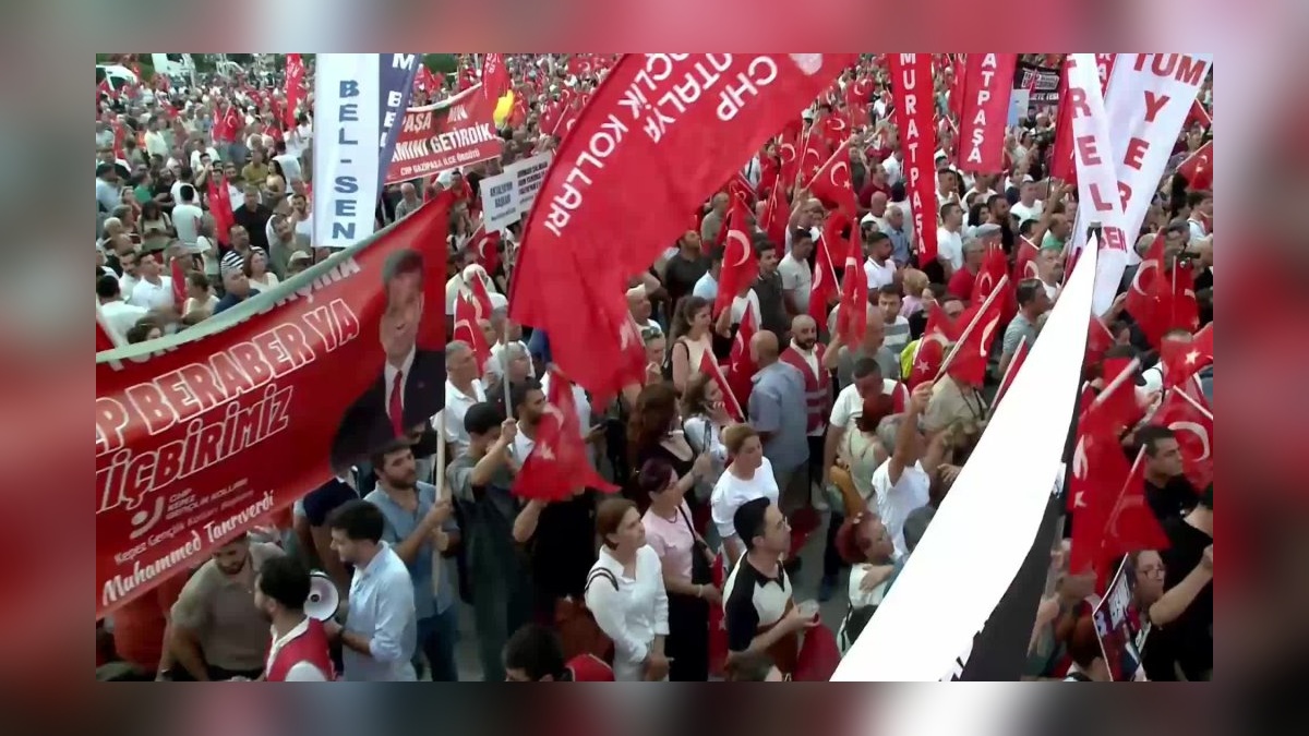 Antalya'da Böcek için miting: 'Millet iradesine sahip çıkıyor'