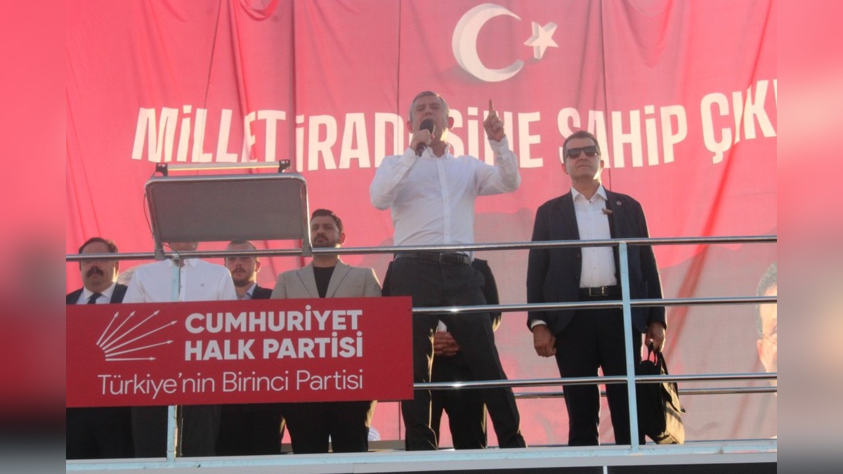 Özgür Özel Malatya'da: '19 Mart'ta İmamoğlu'na Darbe Yapıldı'