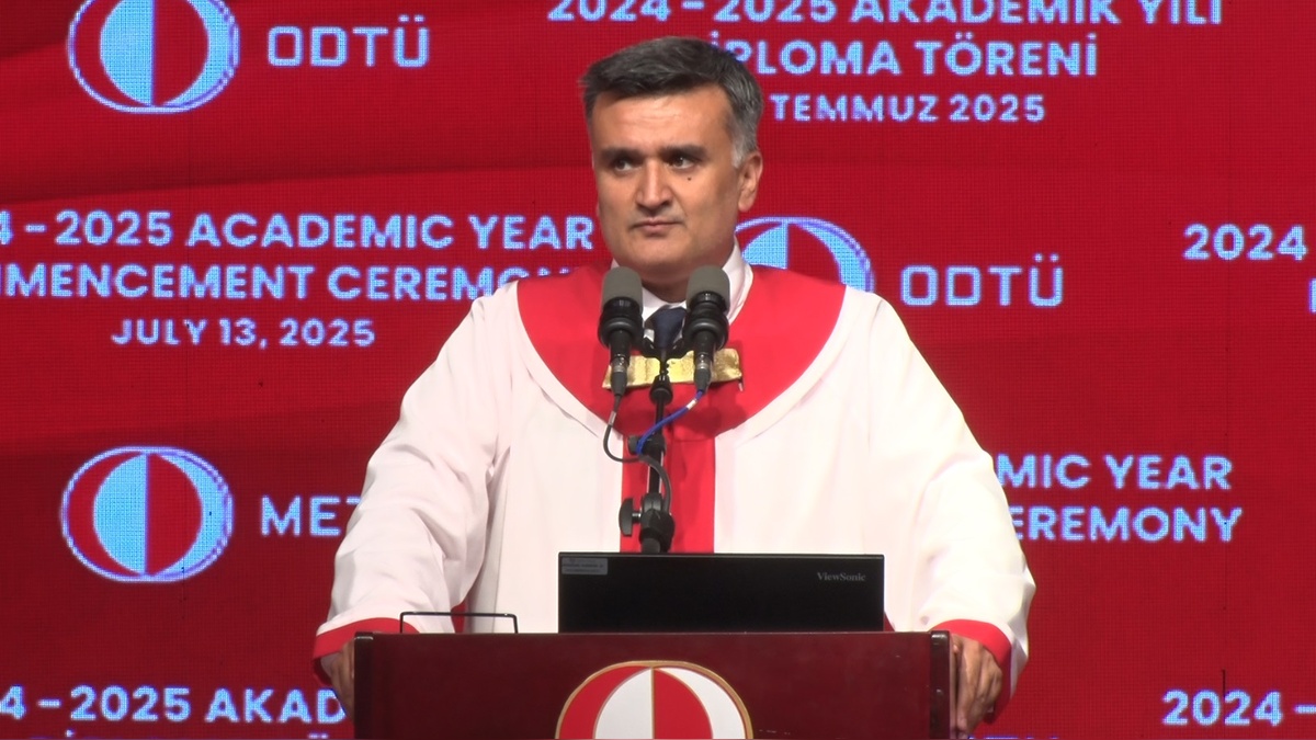 ODTÜ Mezuniyet Töreni'nde sürpriz evlilik teklifi