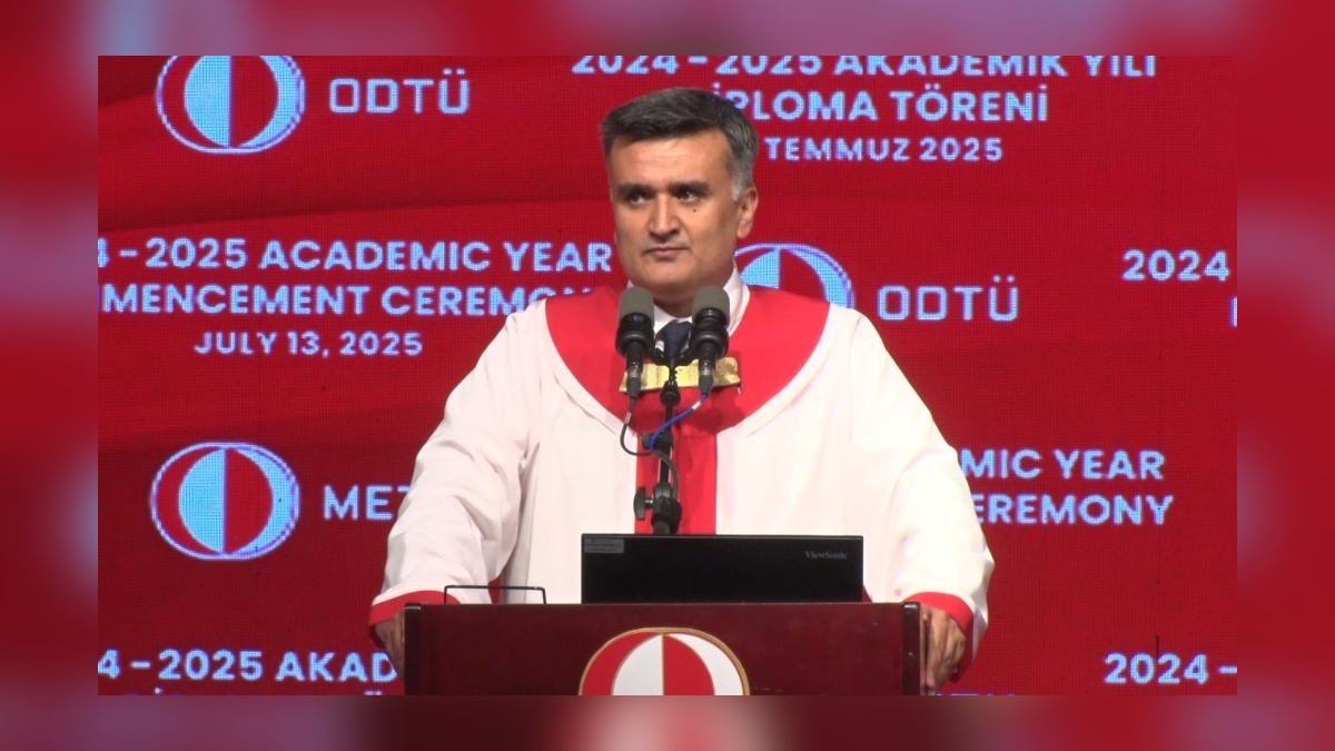 ODTÜ Mezuniyet Töreni'nde sürpriz evlilik teklifi
