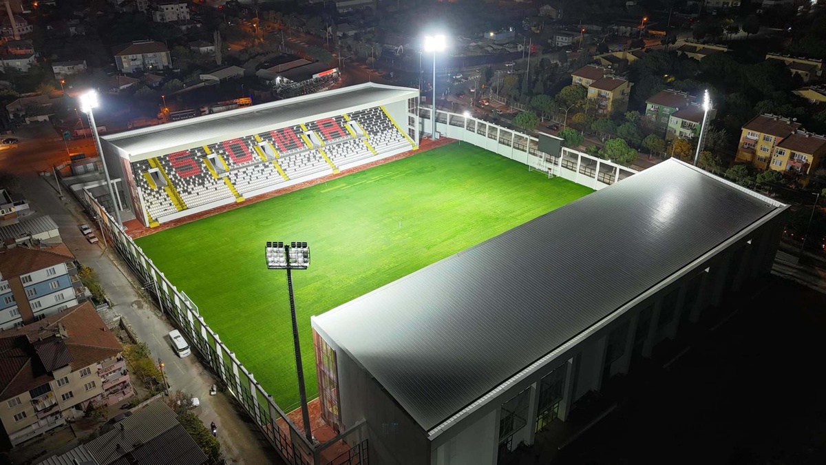 Somaspor yeni stadını beklerken ayrılıklar yaşanıyor