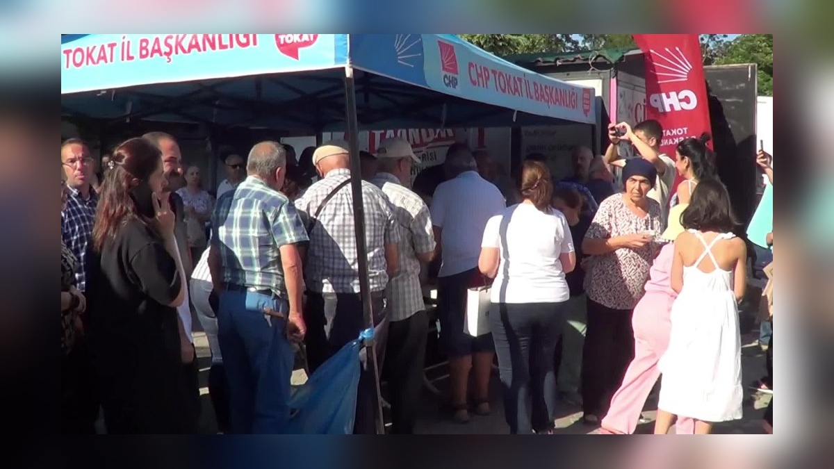 Tokat'ta CHP'den bin kişilik aşure dağıtımı: Ekrem İmamoğlu'na destek
