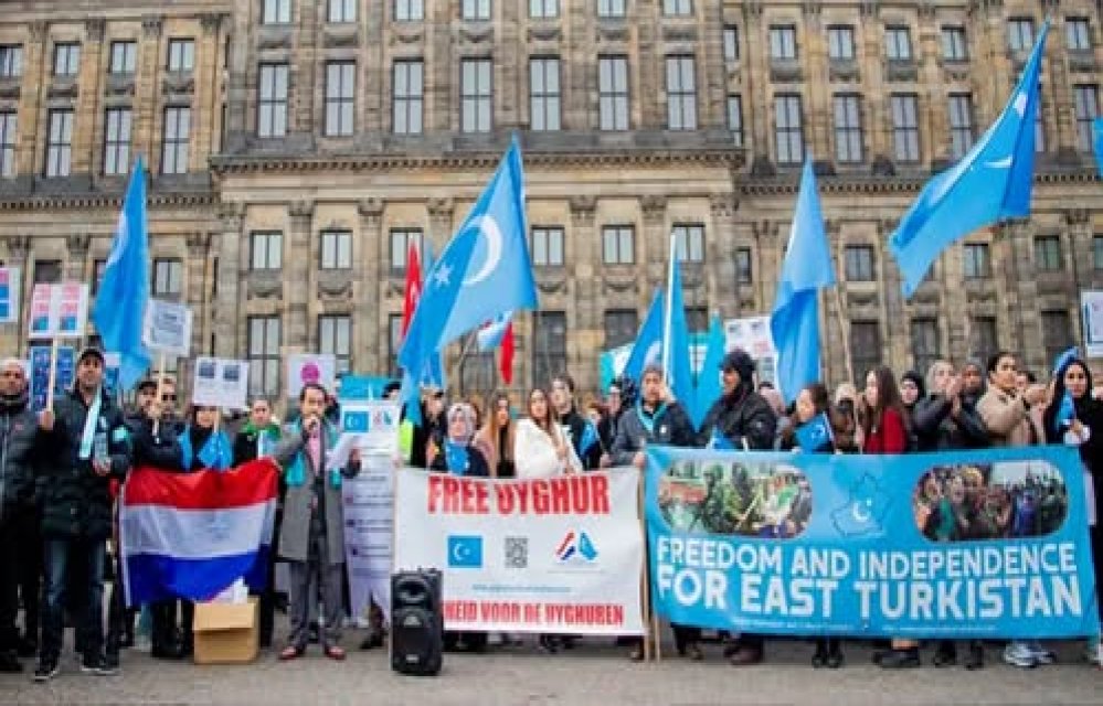 Amsterdam Belediyesi’nden Doğu Türkistan kararı