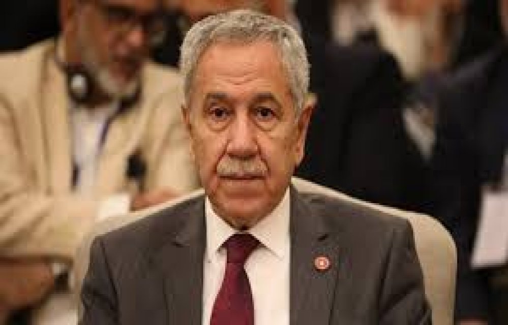 Bülent Arınç'ın 'İmamoğlu' çağrısına Saray'dan yanıt: Biraz sesini kesse iyi olur!