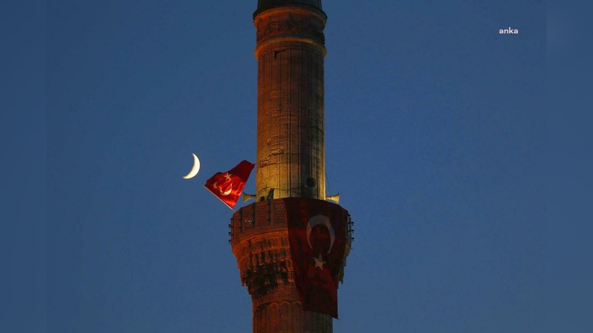 Diyanet İşleri Başkanı Erbaş: 15 Temmuz'da 90 bin camide salâ okunacak