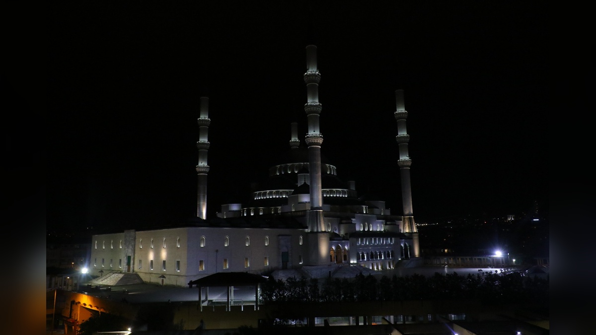 Türkiye genelinde 15 Temmuz dolayısıyla sela okundu
