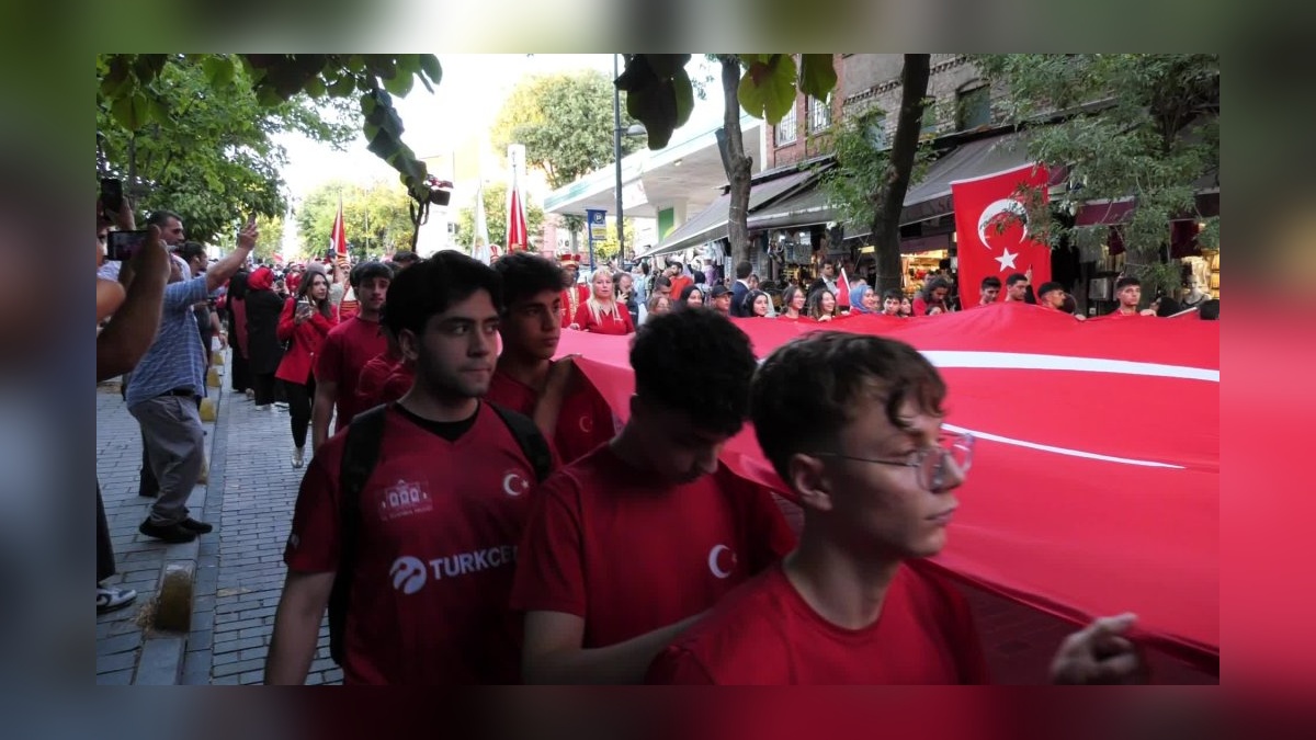 İstanbul Valisi Gül: 15 Temmuz'da komşularımız, akrabalarımız, arkadaşlarımız darbe girişiminde bulundu