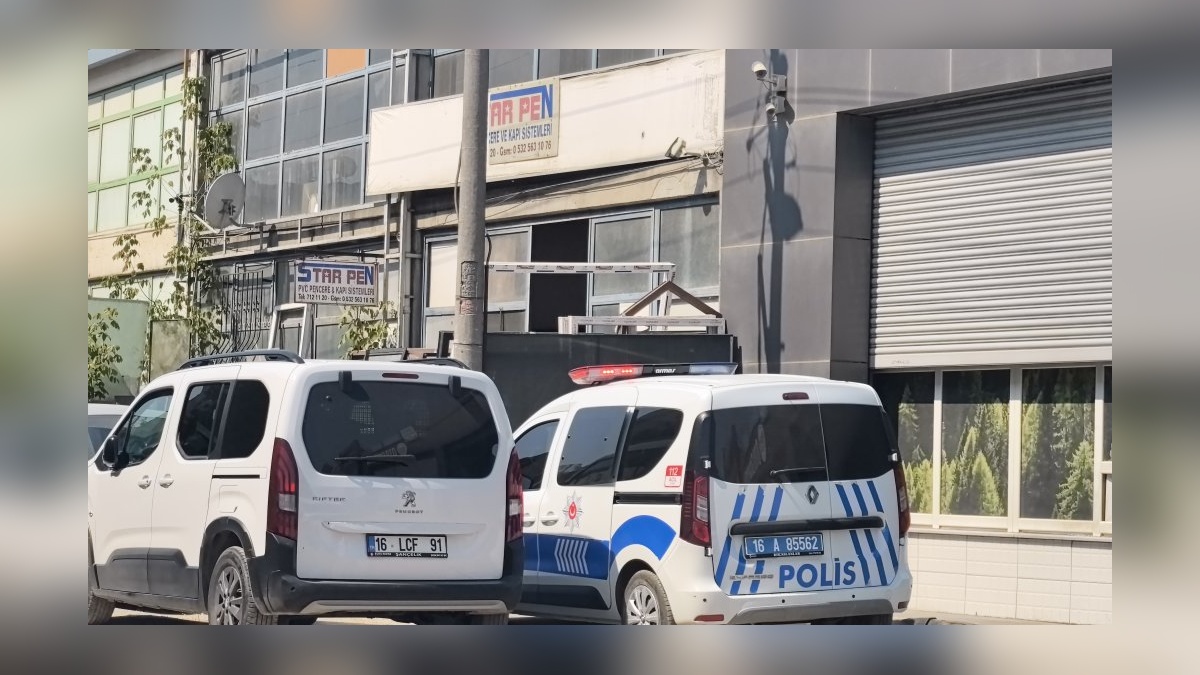 İnegöl'de pencere tartışması: İş yeri kurşunlandı
