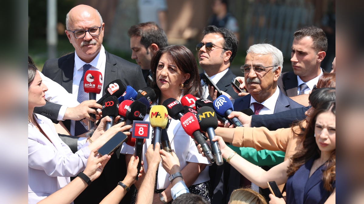 DEM Parti heyeti Adalet Bakanı Tunç'u ziyaret etti: Hukuki zemine vurgu