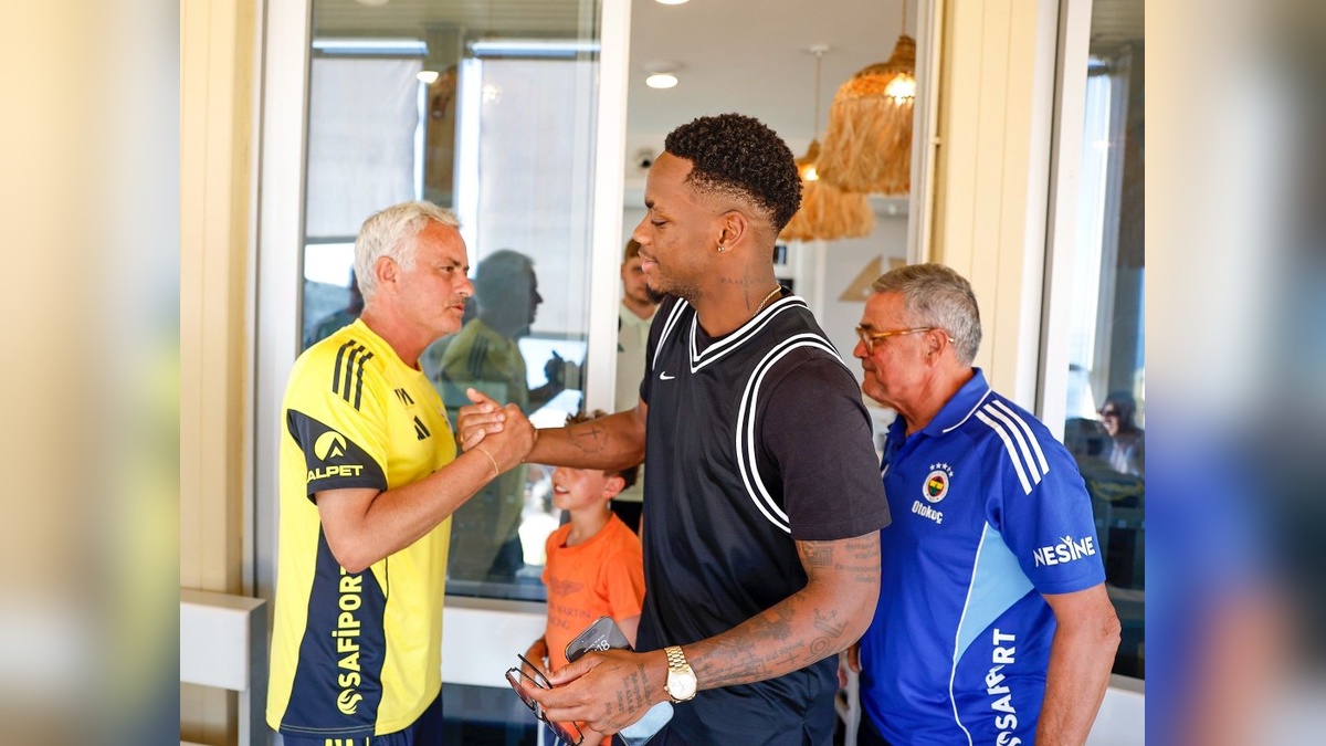 Jhon Duran, Fenerbahçe kampına katıldı