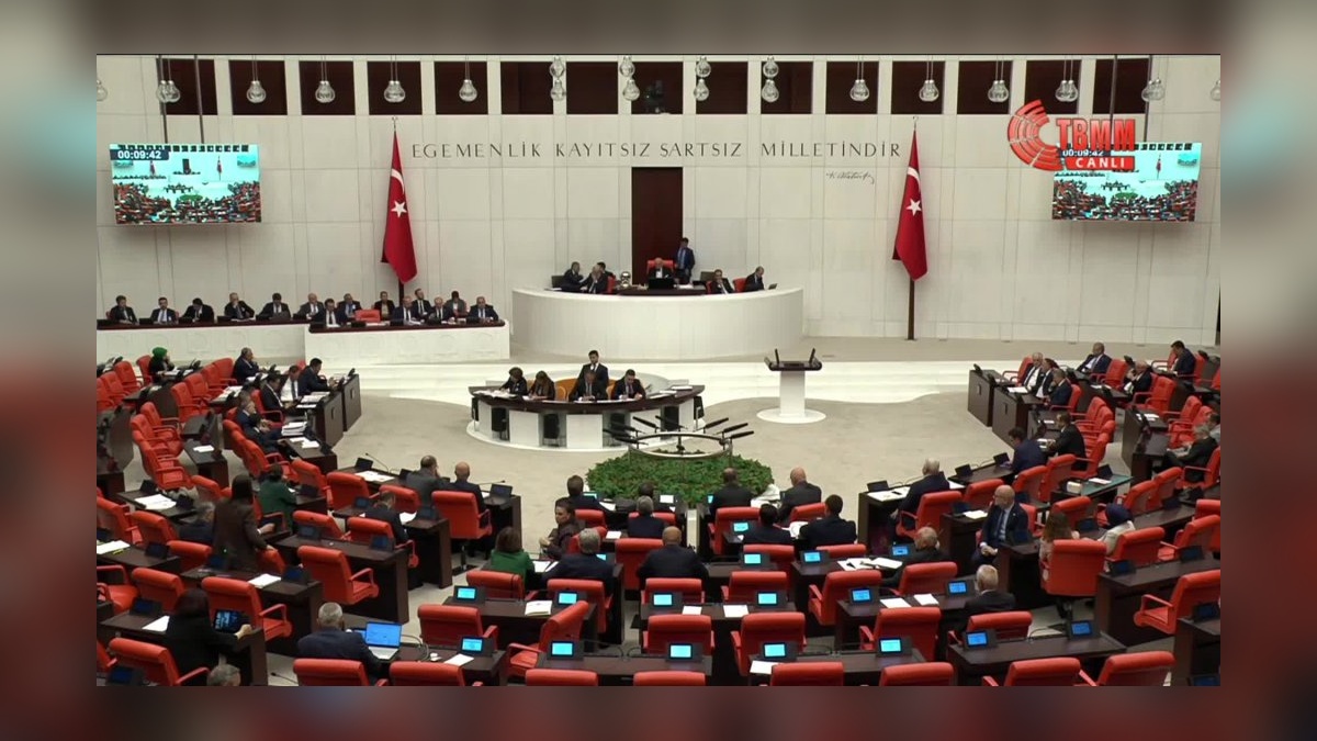 Varank'tan zeytinlik tartışmalarına yanıt: 'Zeytin düşmanı değiliz'