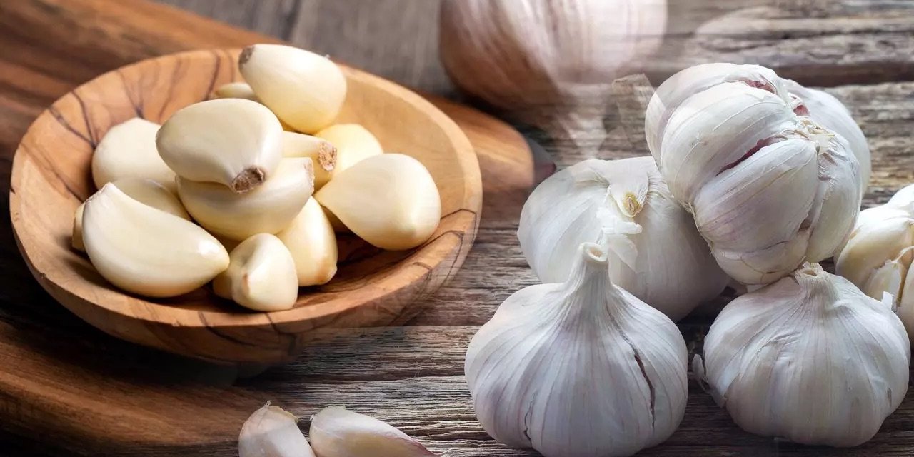 Sarımsağın Faydaları ve Lezzetli Sarımsaklı Ekmek Tarifi