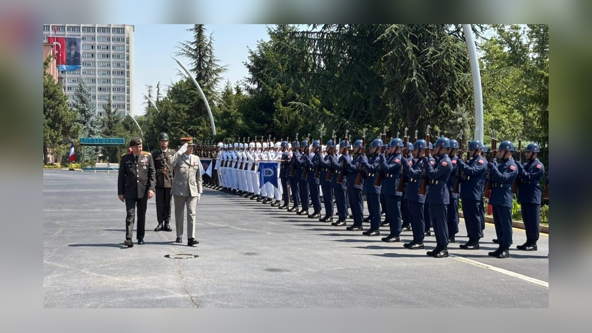 Orgeneral Metin Gürak, Fransa Genelkurmay Başkanı Orgeneral Thierry Burkhard ile görüştü