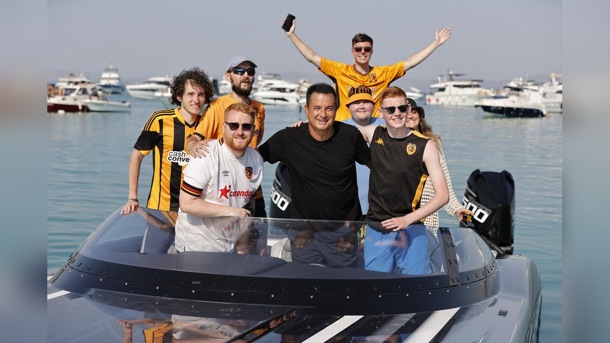 Acun Ilıcalı, Hull City taraftarlarını Çeşme'de ağırladı