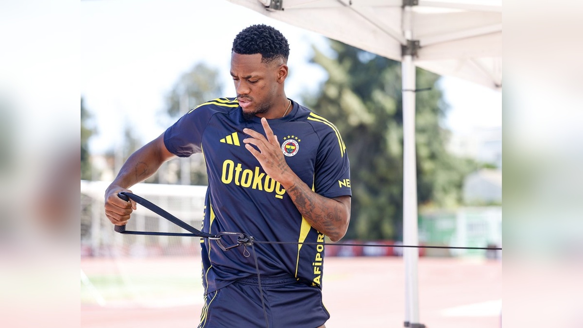 Jhon Duran, Fenerbahçe kampında ilk antrenmanını yaptı