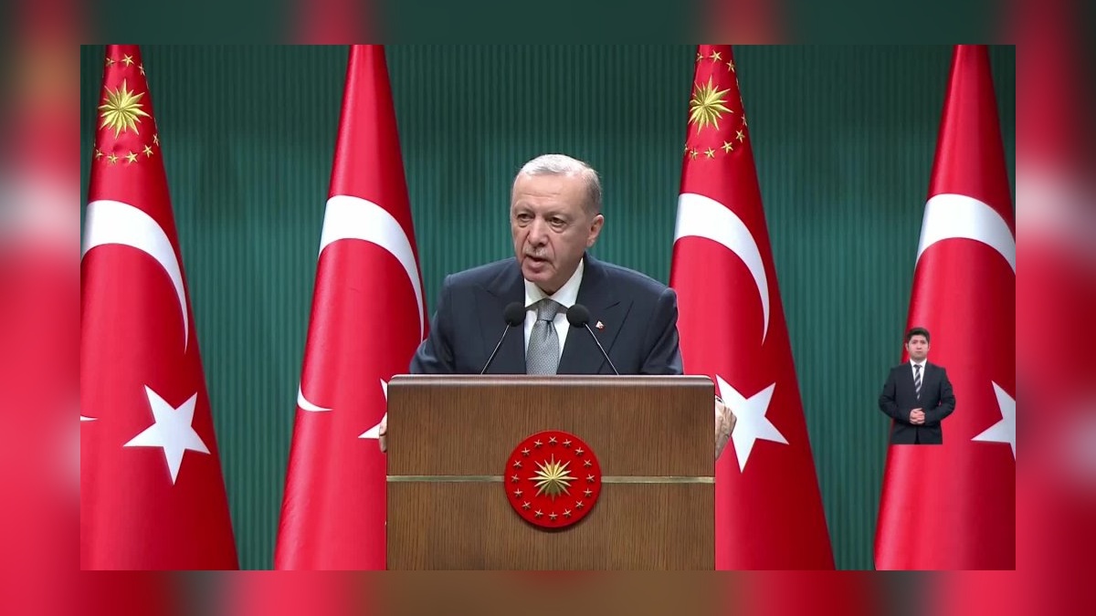 Erdoğan'dan Önemli Açıklamalar: Yeni Yönetmelik, Yatırımlar ve LGS Tartışmaları