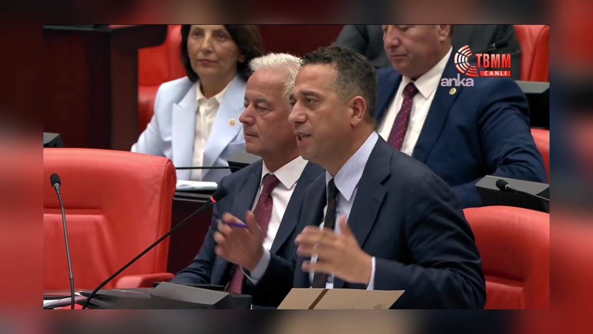 Başarır'dan LGS iddialarıyla ilgili sert sözler: 'Bilişim sorumlusunun çocuğu da 2022'de tüm soruları doğru yapmış'
