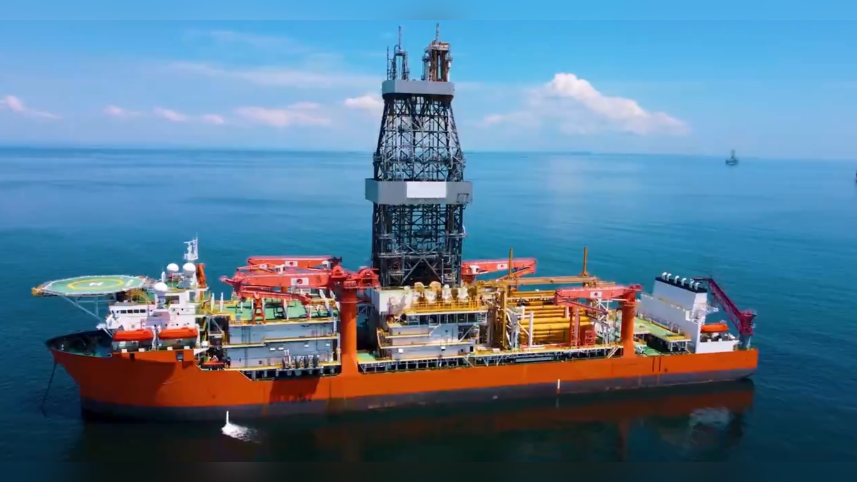 Bayraktar: Enerji filosuna iki yeni derin deniz sondaj gemisi katılacak