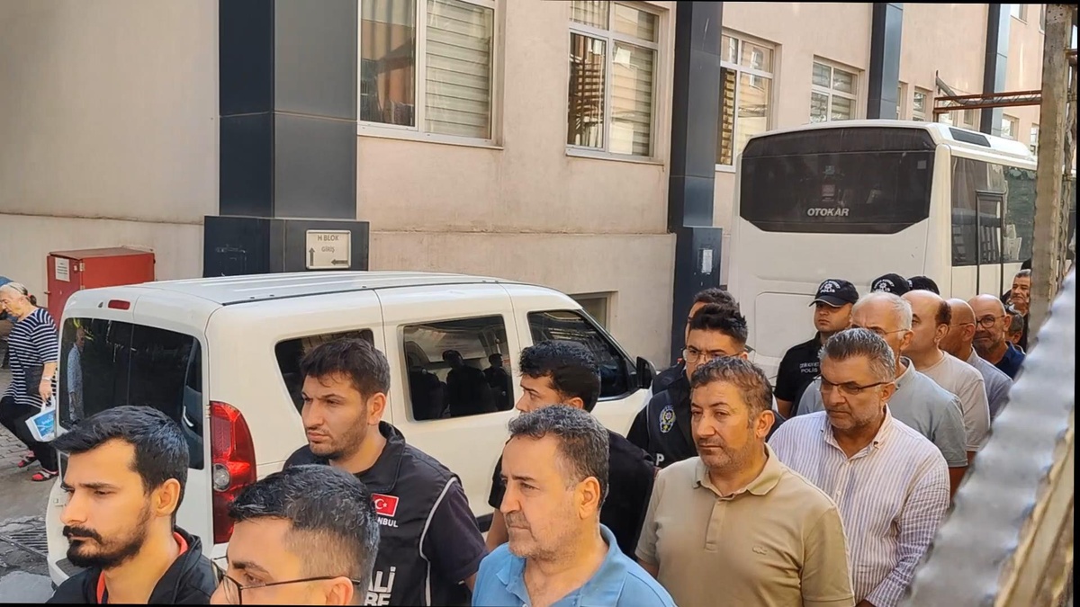 MİT ve Emniyet'ten FETÖ finans soruşturması: Gözaltına alınanlar sağlık kontrolünden geçirildi