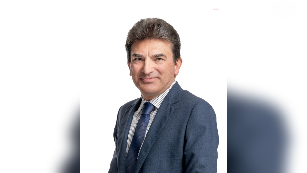 OYAK'ta devir teslim: Süleyman Savaş Erdem'den Prof. Dr. Murat Yalçıntaş'a