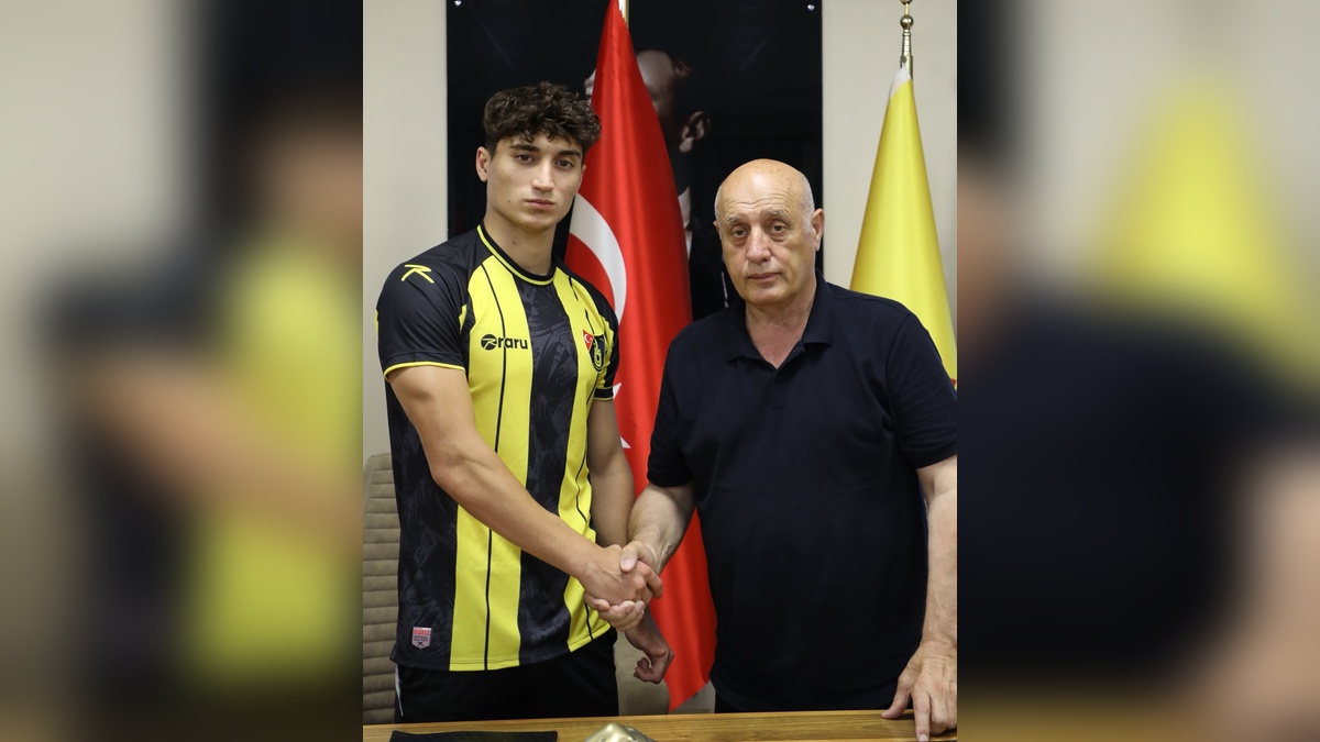 İstanbulspor, Ertuğrul Sandıkcı ile 5 yıllık sözleşme imzaladı