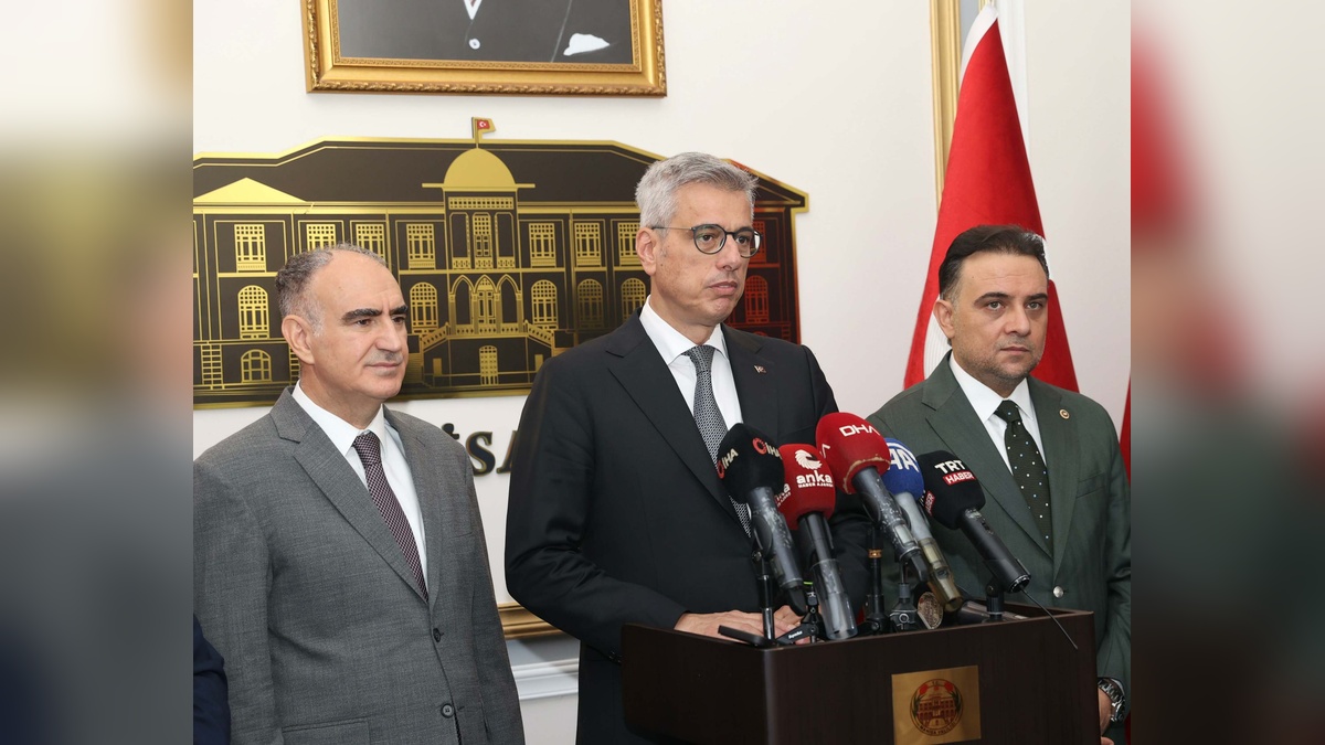 Memişoğlu: Türkiye'de her yıl 100 bin kişi sigaraya bağlı hastalıktan ölüyor