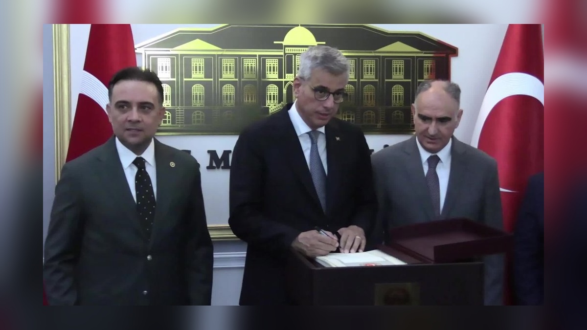 Sağlık Bakanı Memişoğlu, Manisa'da sağlık yatırımlarını anlattı: Ruh ve Sinir Hastalıkları Hastanesi yenilenecek