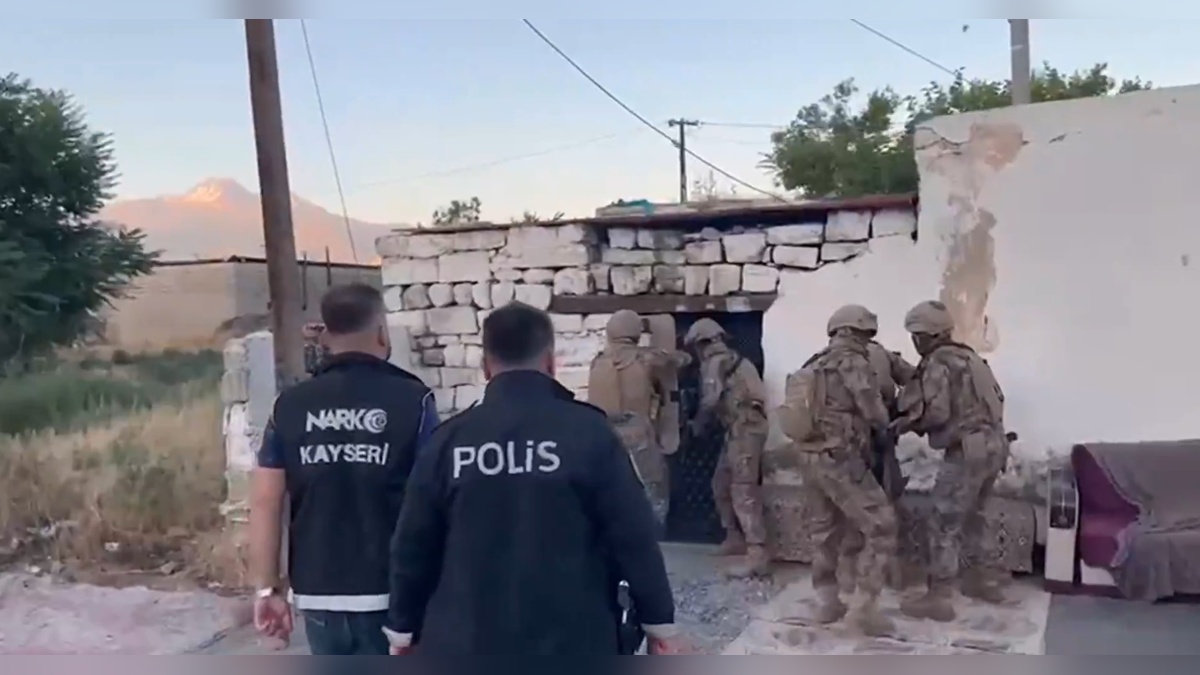 Yerlikaya'dan uyuşturucu operasyonları açıklaması: 927 kilo uyuşturucu ve 1 milyon hap ele geçirildi