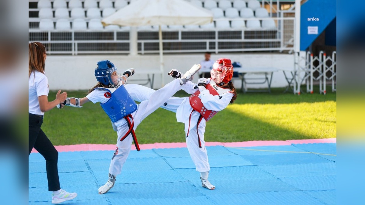 Manisa'da minik taekwondocuların turnuvası başladı