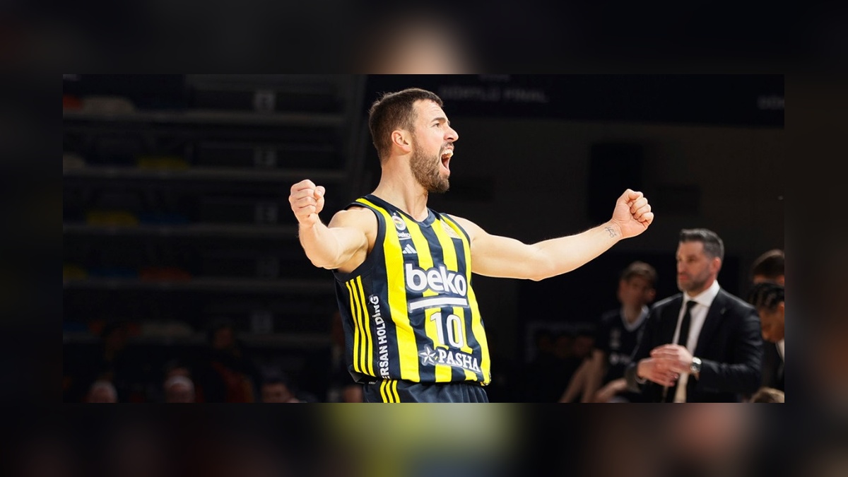 Fenerbahçe Beko, Melih Mahmutoğlu ile 1 yıl daha anlaştı