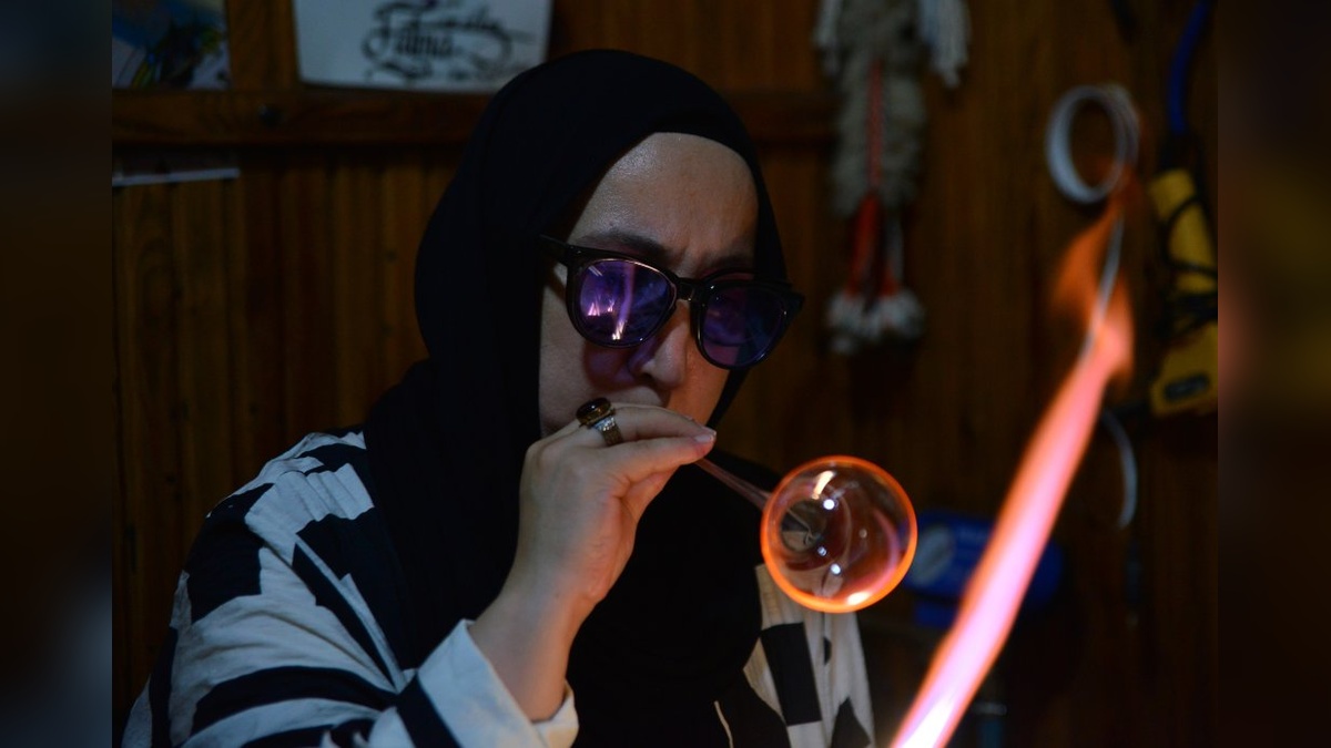 Bursa'da cam sanatçısı Fatma Turan: 'Bu sanat, dünyayı ve kendimi bulduğum bir sanat'