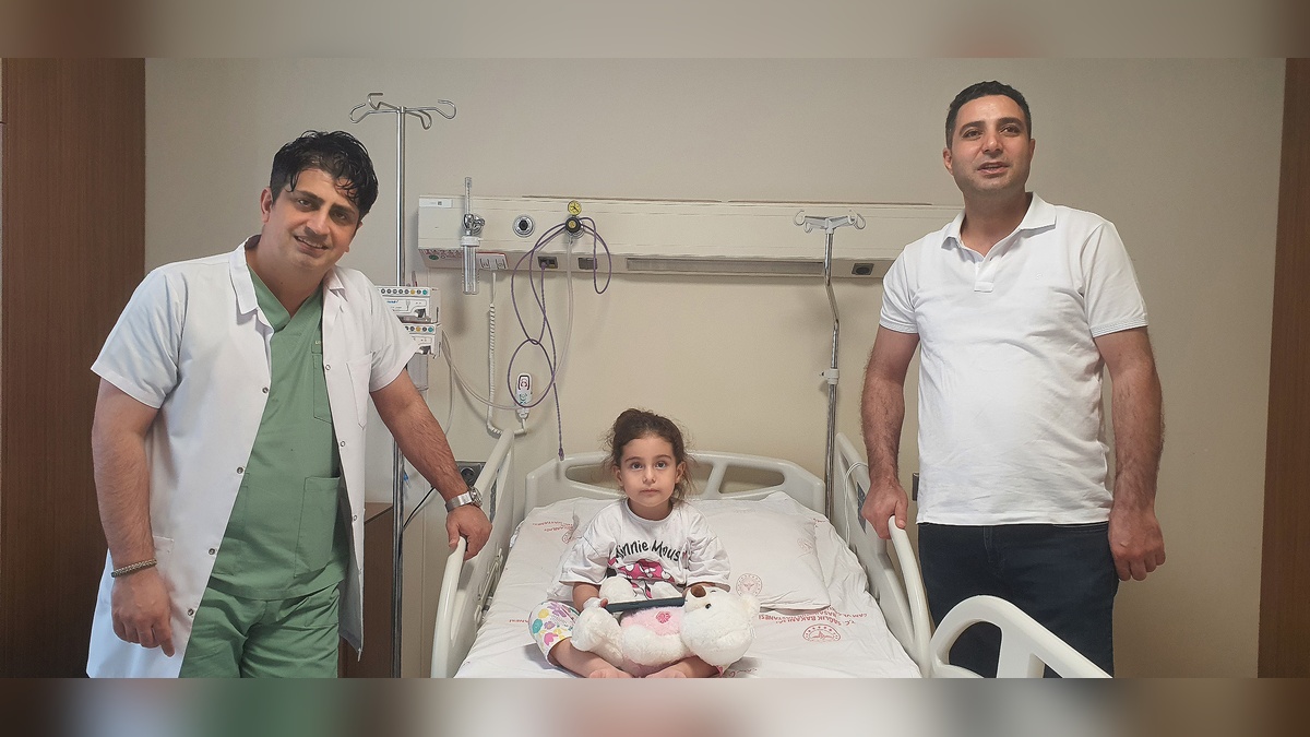İstanbul'da 3 Yaşındaki Berfin'in Midesinden 66 Manyetik Boncuk Çıkarıldı