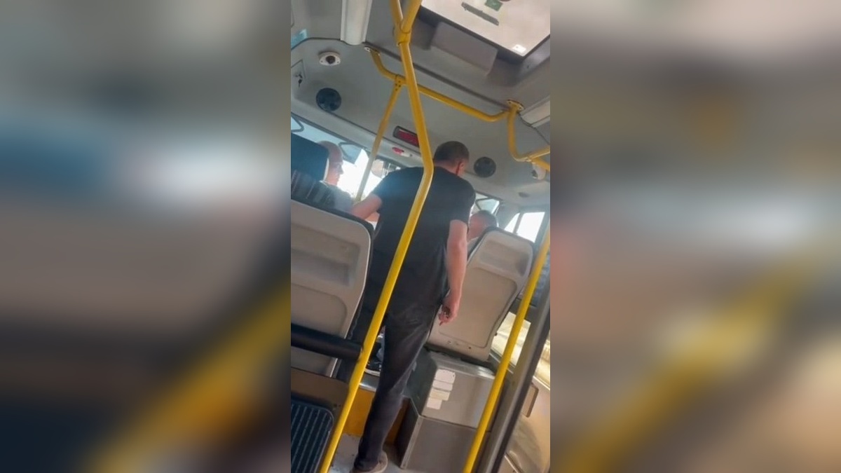 İstanbul'da minibüste kavga: 'Ayağıma bastın' tartışması yumrukla sonuçlandı