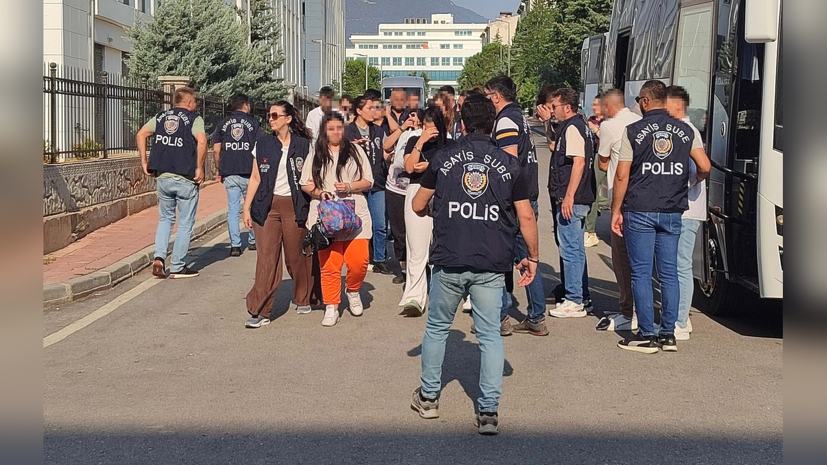 Denizli merkezli sahte eskort dolandırıcılığı: 26 tutuklama